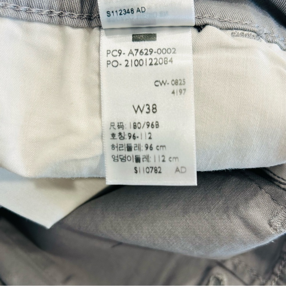 Levi Strauss Signature Essential Cargo Shorts Men's, Size‎ 38 W 10” Inseam, Gray - Picture 9 of 15